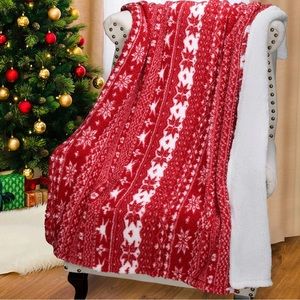 NEVER USED Large Sherpa Holiday Blanket